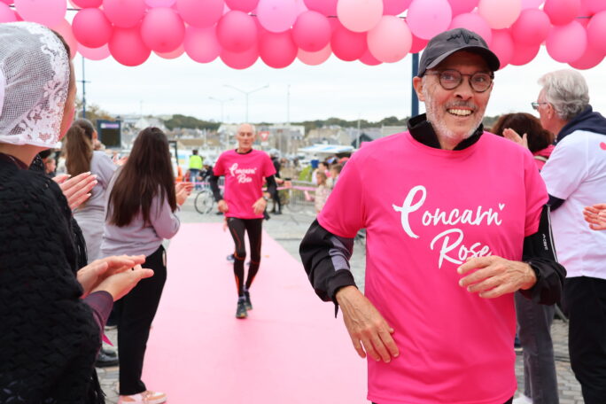 Octobre Rose à Concarneau : La Ville Bleue en Rose